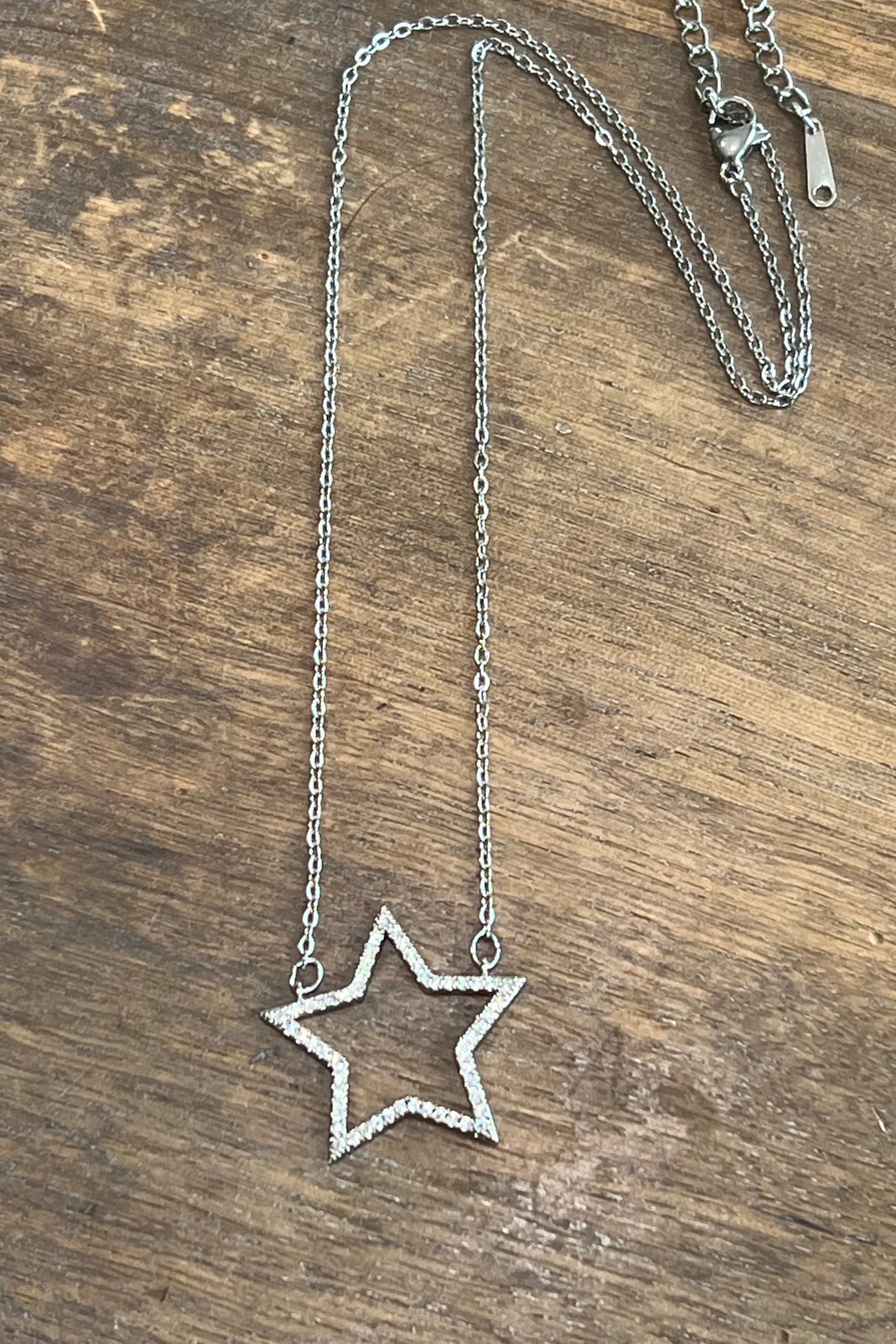 LUCKY STAR NECKLACE - Gold or Silver