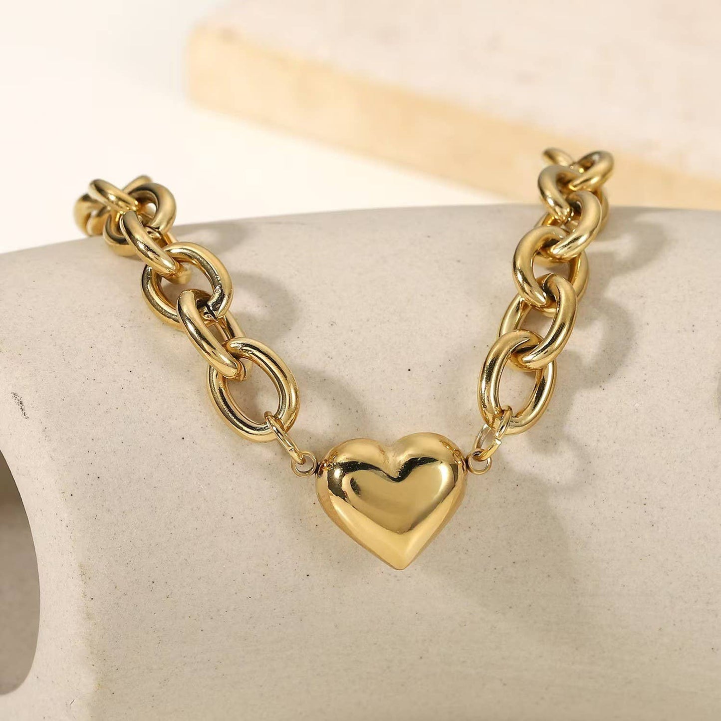 18K STAINLESS STEEL TARNISH FREE HEART NECKLACE: Gold